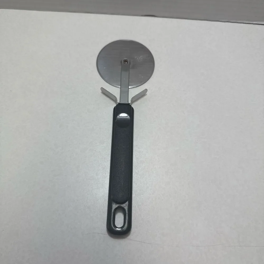 Vintage EKCO USA Pizza Cutter Pizza Wheel Slicer Black Handle 8.75”